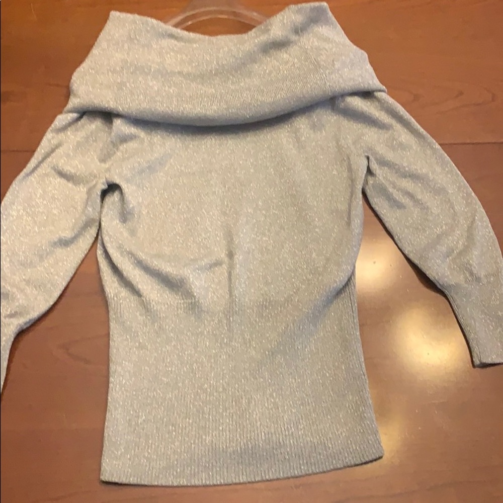🕰️Donna Gray DG beautiful silvery glittery top with